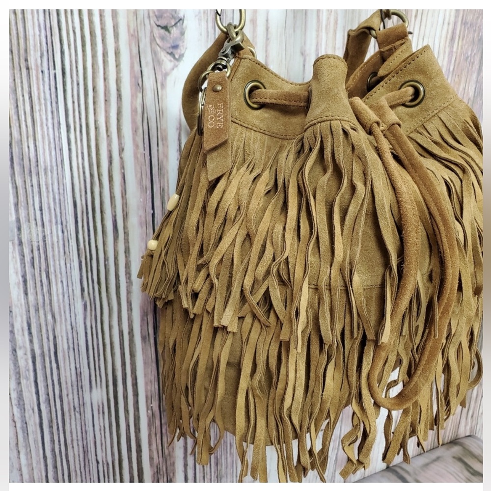 Frye Double Fringe Phoebe Suede Bucket Bag. Textured Tan suede. Western boho EUC - Picture 4 of 13